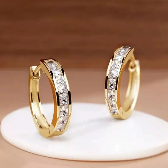 Aros dorados con cristales